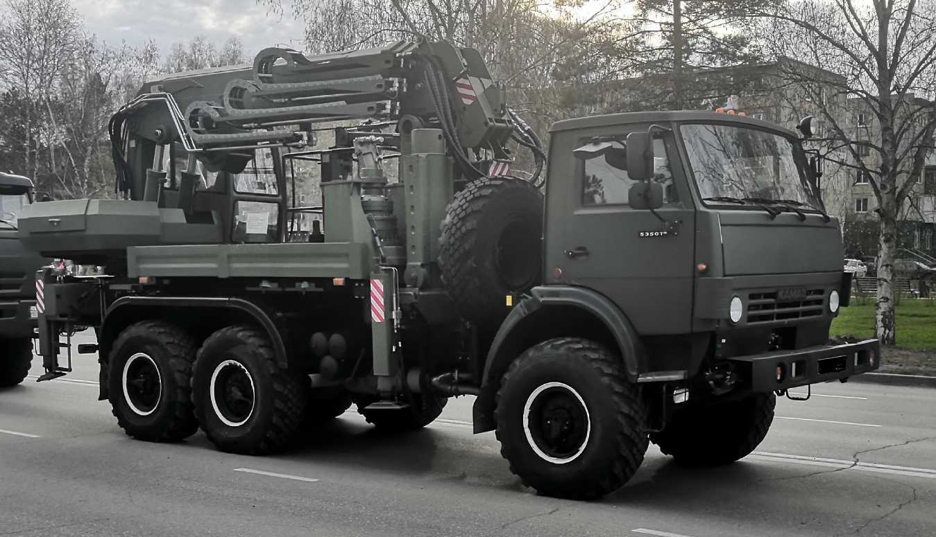 Универсальная бурильная машина на базе КАМАЗ 53501