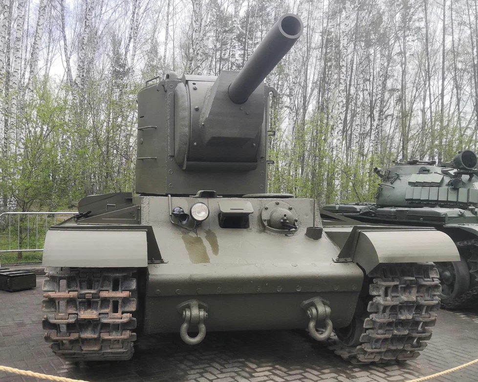 Танк КВ-2